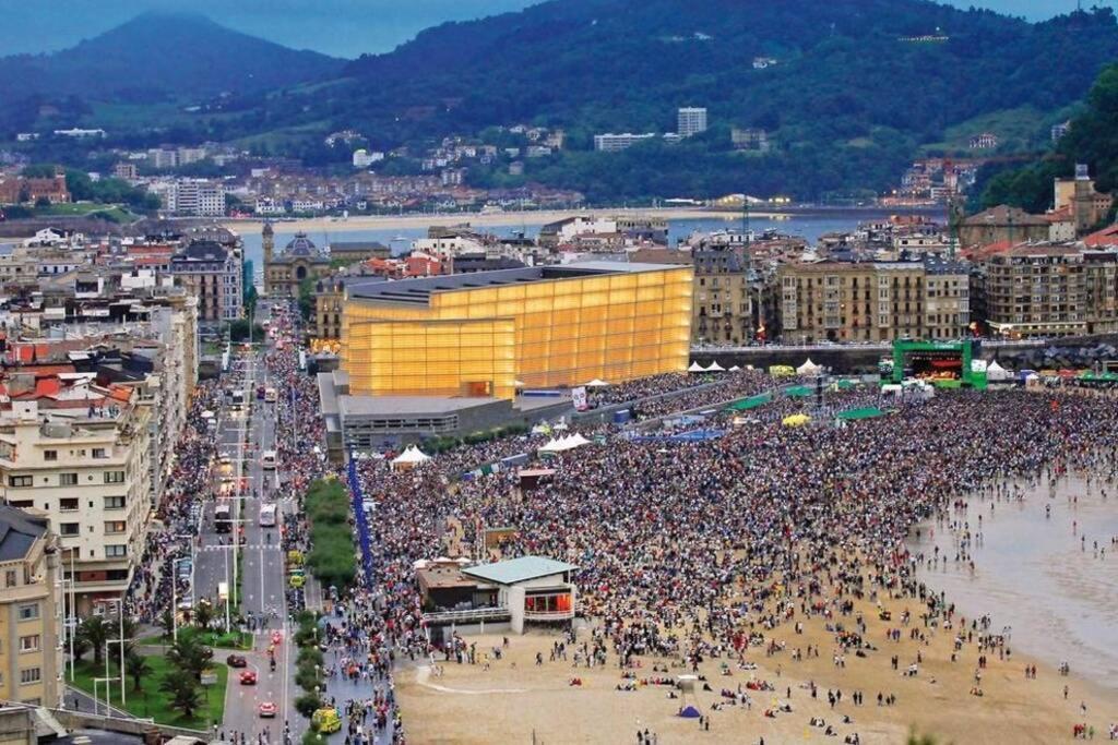 New Gorgeous Central Apartment - Beachfront - 3 Bd San Sebastián Eksteriør bilde